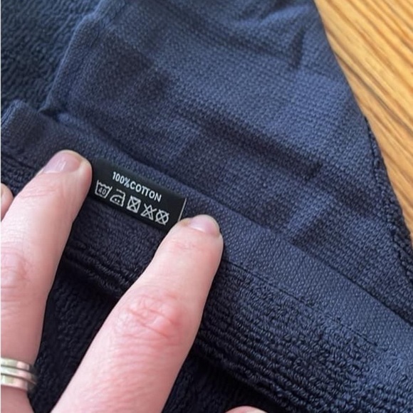 NIB Chanel face towel - Picture 3 of 5